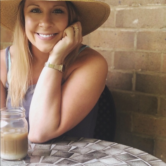 Meet your seller! - Picture 2 of 7